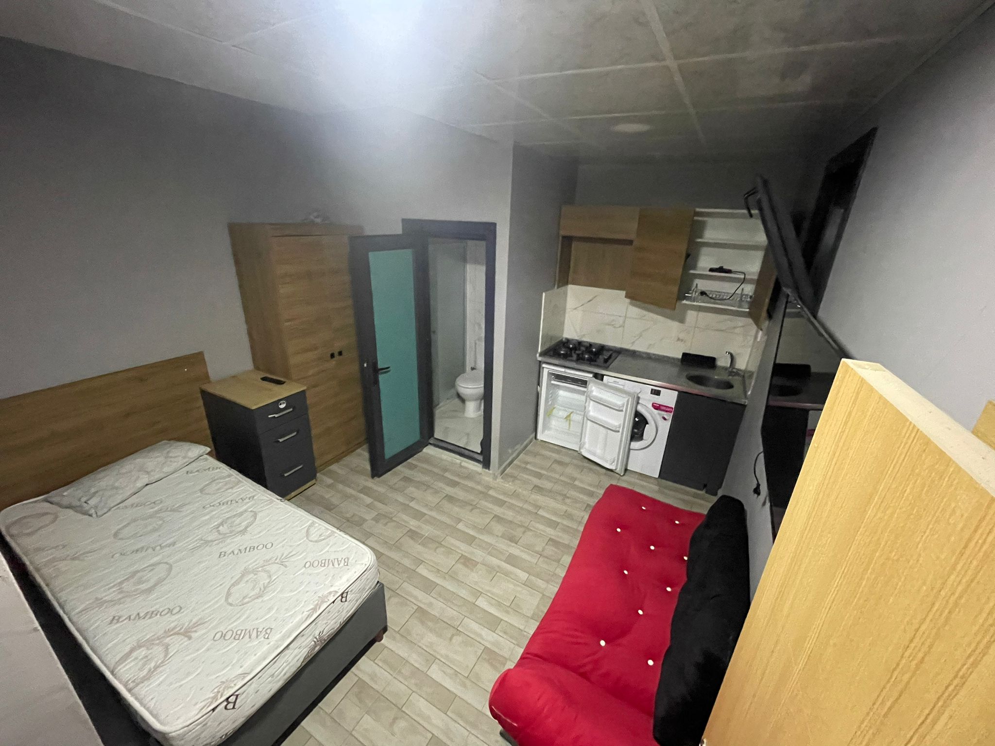 ŞEHİT İLHANLAR CADDESİNDE 1+0 EŞYALI DAİRELER